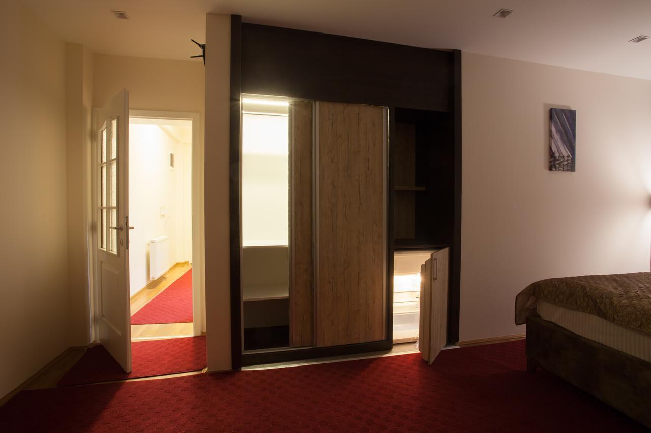Hotel Prenociste Brocat Novi Pazar Exterior foto